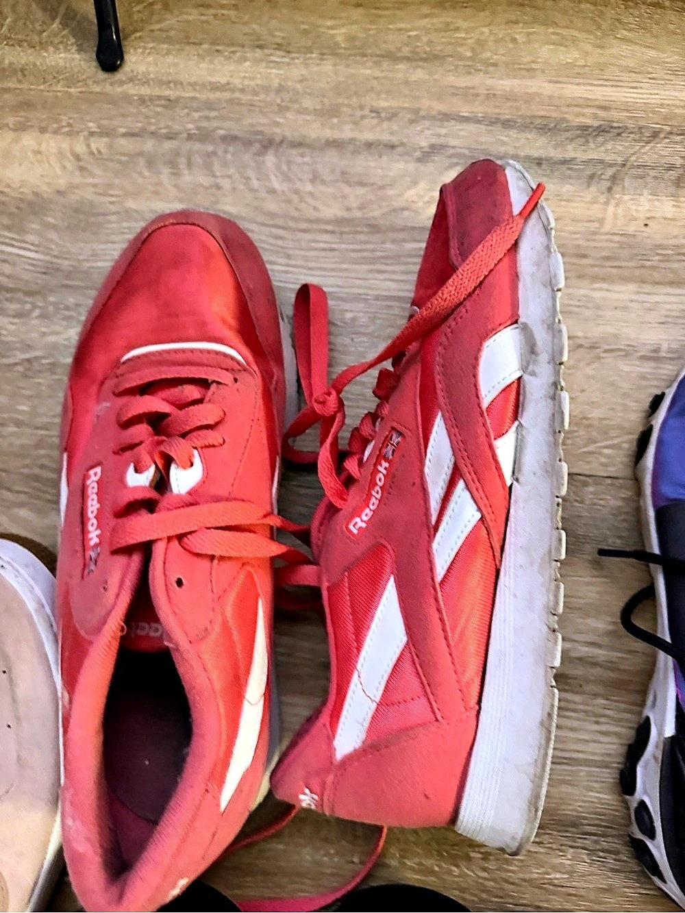 Reebok Classic Nylon Red & White Sneakers